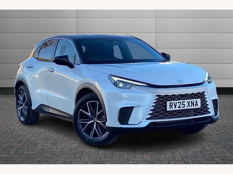 Sonic white Used 2025 Lexus LBX SUV | £32,999 (Fair price) - Image 1/3