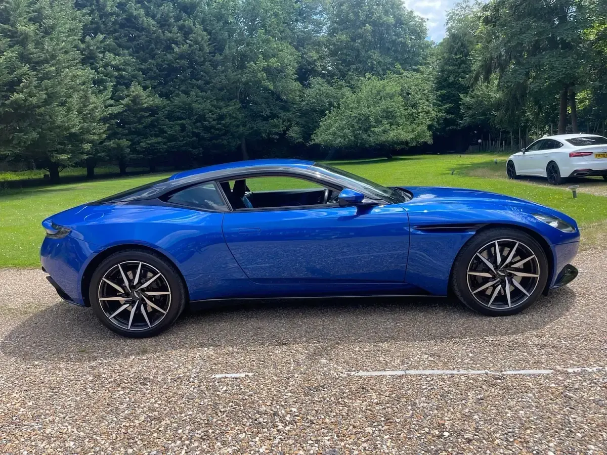 Used Aston Martin DB11 608 HP (447 kW) 2017 Blue Coupe