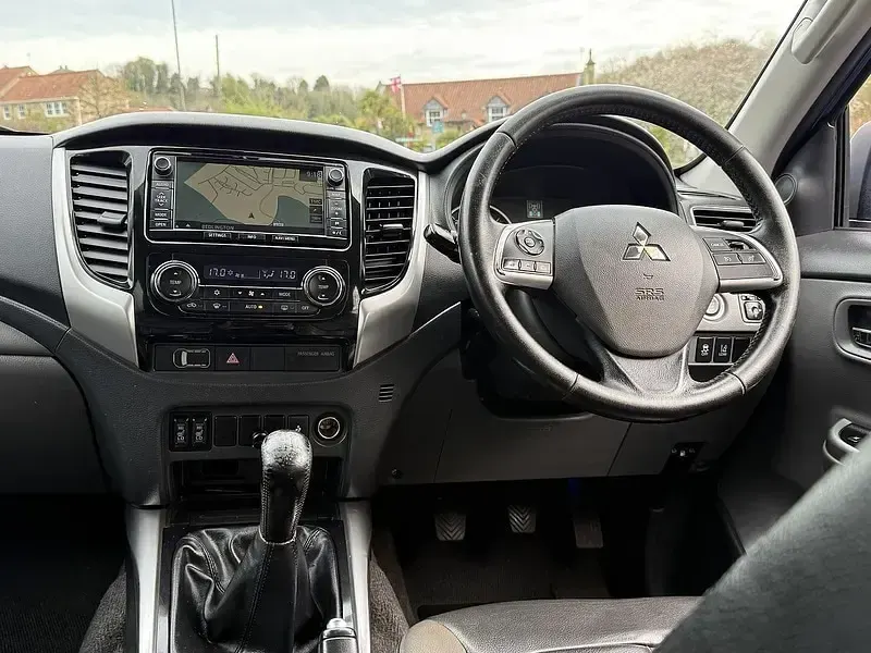 Used Mitsubishi L200 2016 Blue Pickup