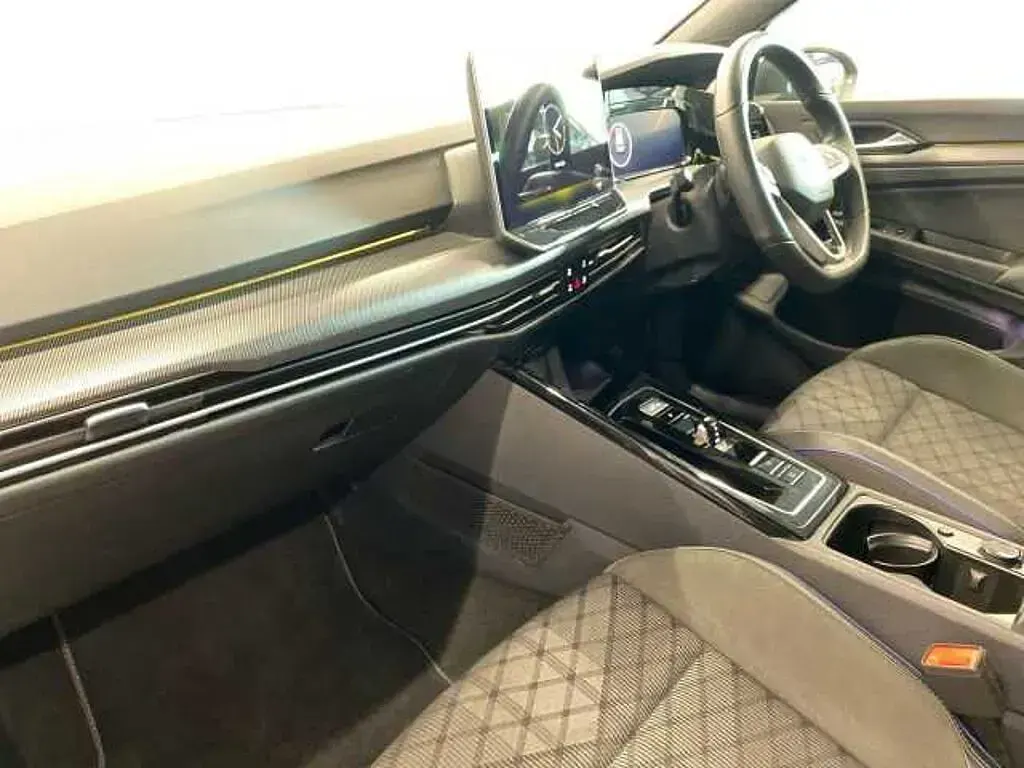 Used VW Golf VIII 150 HP (110 kW) 2025