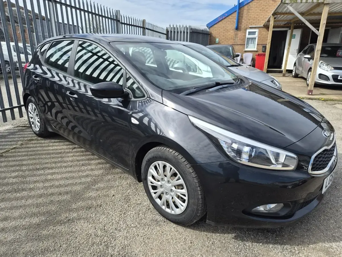 Używany Kia Ceed 2015 Czarny Hatchback
