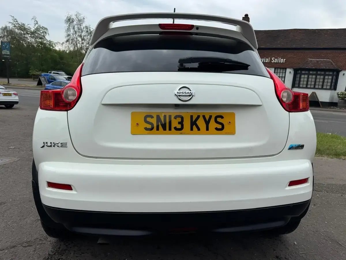 Used Nissan Juke Acenta Premium 110 HP (80 kW) 2013 White SUV