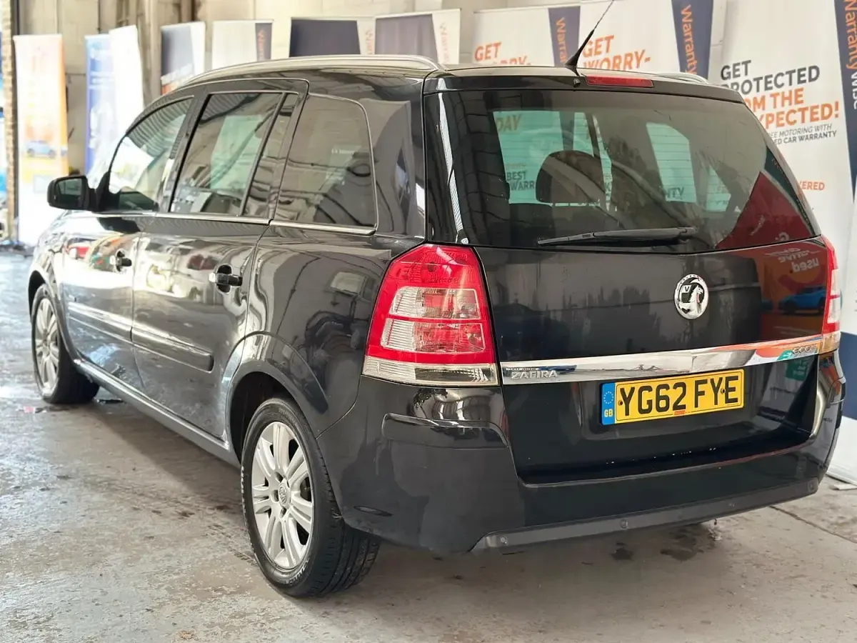 Used Vauxhall Zafira Design Edition 110 HP (80 kW) 2012 Black MPV