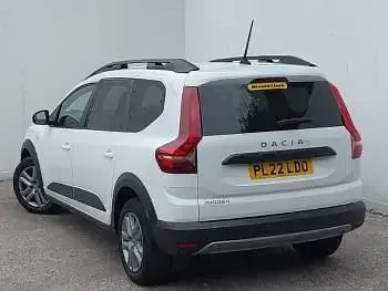 Usado Dacia Jogger Comfort 109 HP (80 kW) 2022 Branco Monovolume