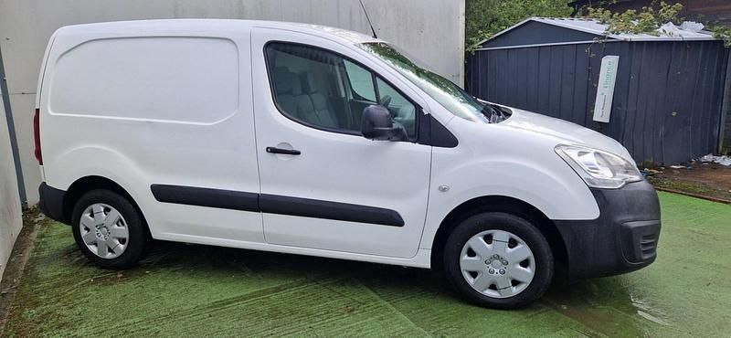 Używany Citroën Berlingo 75 KM (55 kW) 2016 Biały Minivan
