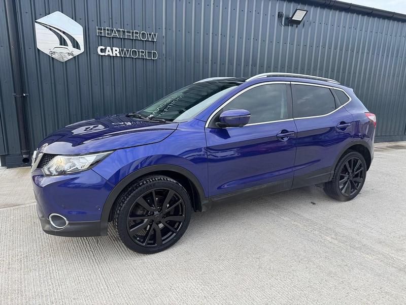 Used Nissan Qashqai Tekna 115 HP (84 kW) 2015 Blue SUV