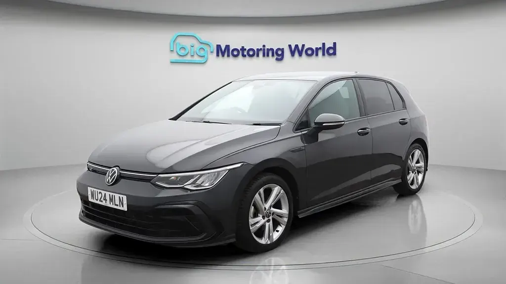 Second-hand VW Golf VIII R-line 150 CP (110 kW) 2024 Gri Hatchback
