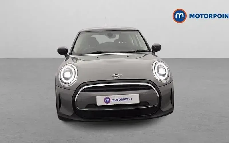 Usado Mini Cooper Classic 136 HP (100 kW) 2021 Cinzento Citadino