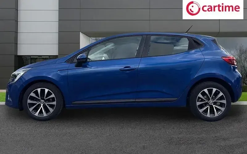 Used Renault Clio Iconic 90 HP (66 kW) 2021 Blue Hatchback