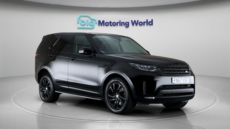 Black Used 2017 Land Rover Discovery 5 HSE SUV | £22,500 (Good price) - Image 1/4