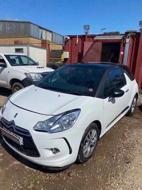 White Used 2013 Citroën DS3 Hatchback | £995 - Image 1/4