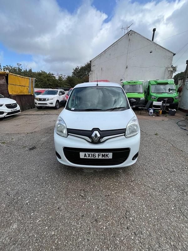 White Used 2016 Renault Kangoo Business MPV | £2,999 (Good price) - Image 1/4