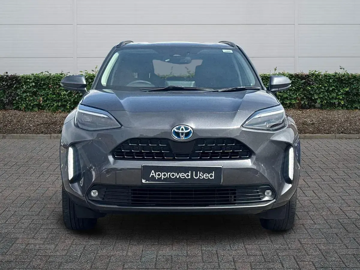 Used Toyota Yaris Hybrid 2024 Grey Estate