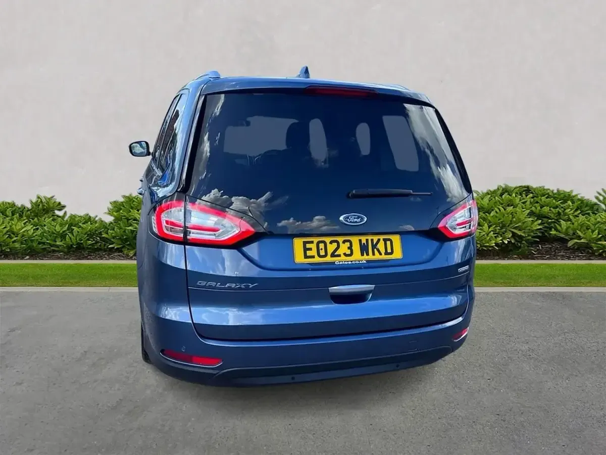 Usado Ford Galaxy Titanium 190 HP (139 kW) 2023 Azul Monovolume