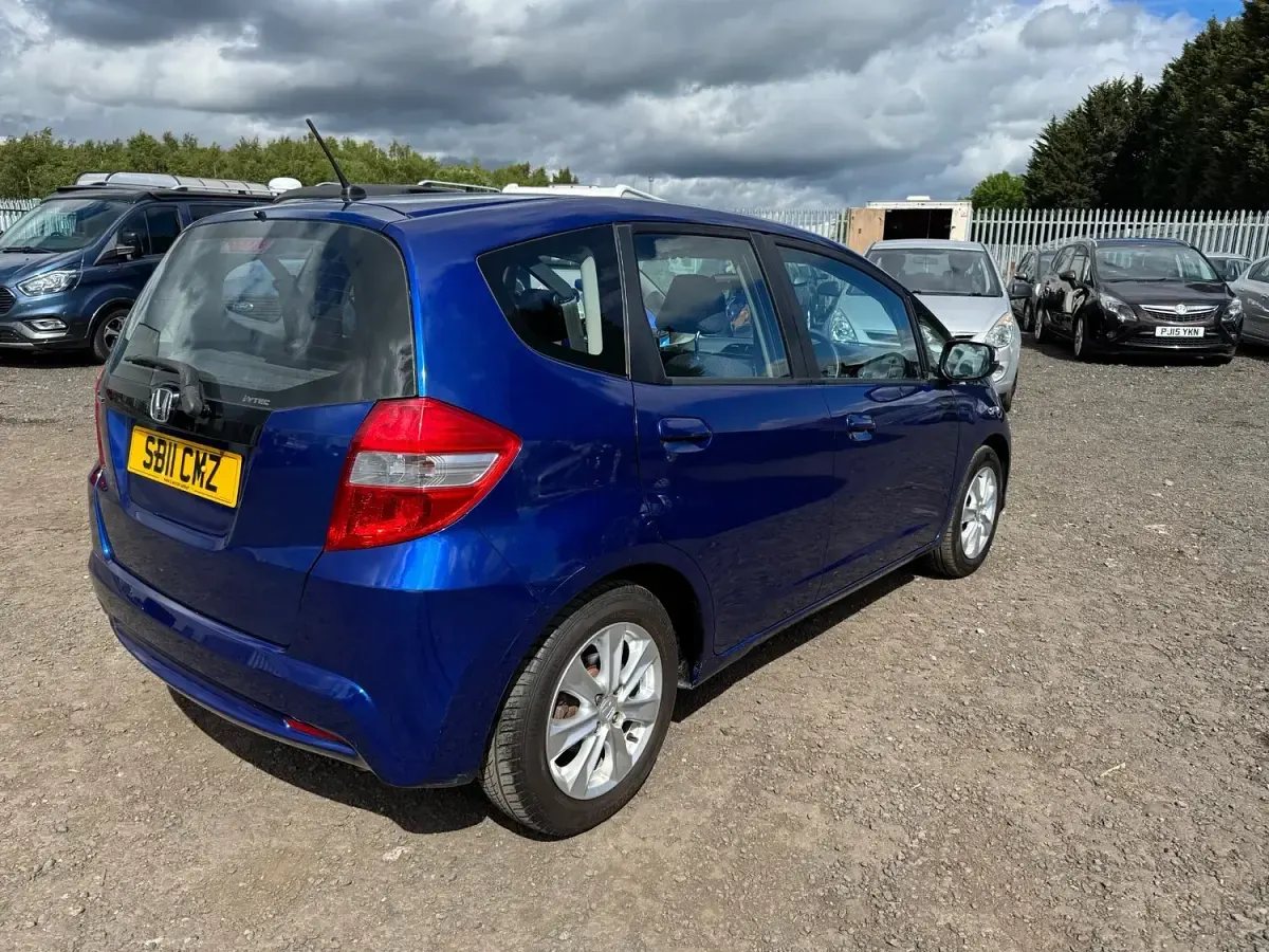 Used Honda Jazz ES 2011 Blue Hatchback