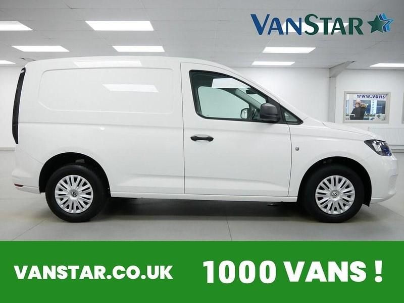 Usado VW Caddy 102 HP (75 kW) 2023 Branco Monovolume