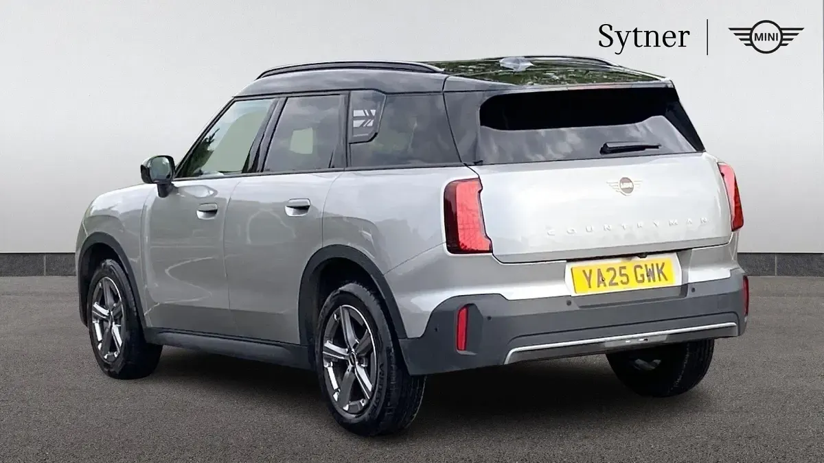 Używany Mini Countryman 168 KM (123 kW) 2025 Srebrny SUV