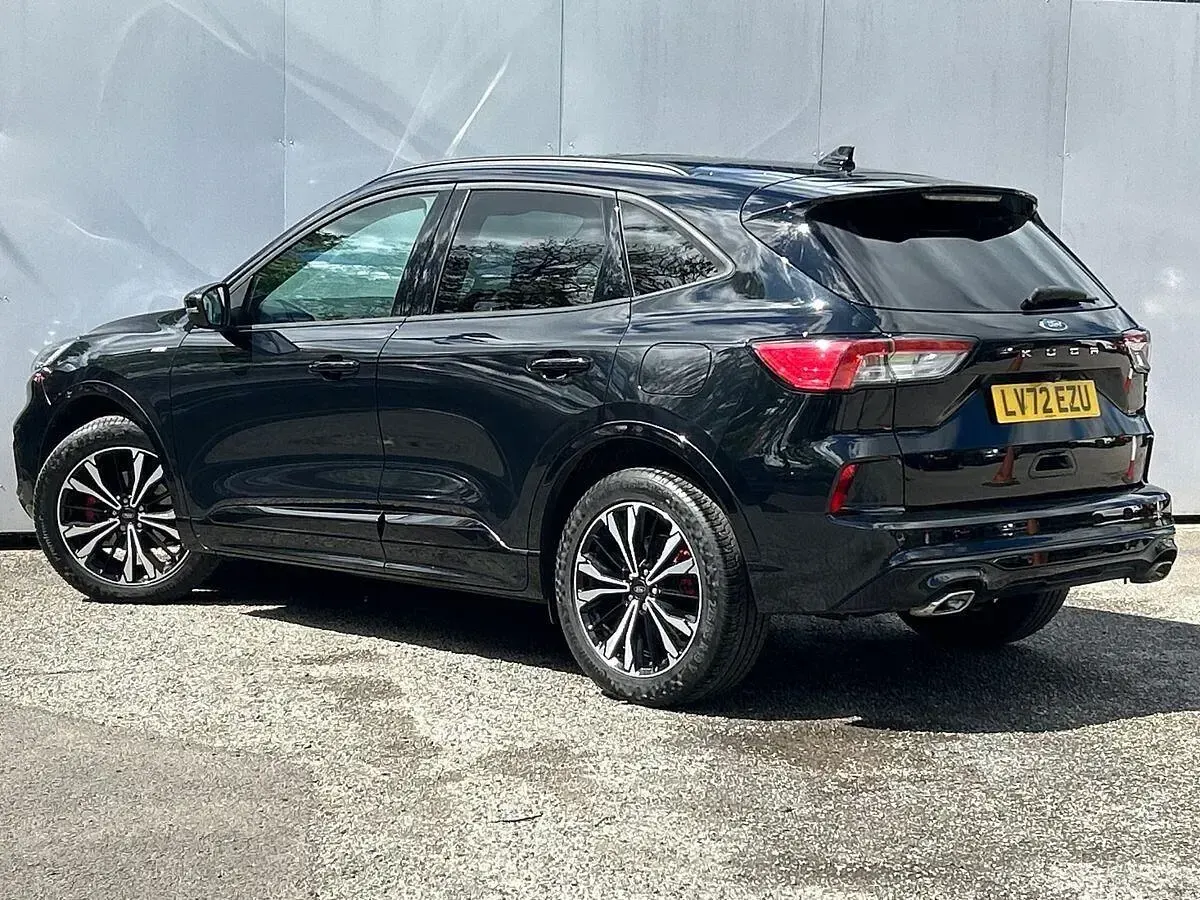 Begagnad Ford Kuga ST-Line X 150 HK (110 kW) 2022 Svart SUV