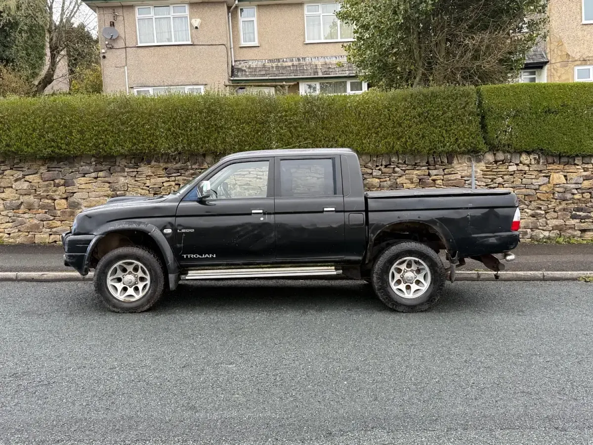Gebraucht Mitsubishi L200 Warrior 113 PS (83 kW) 2004 Schwarz Pickup