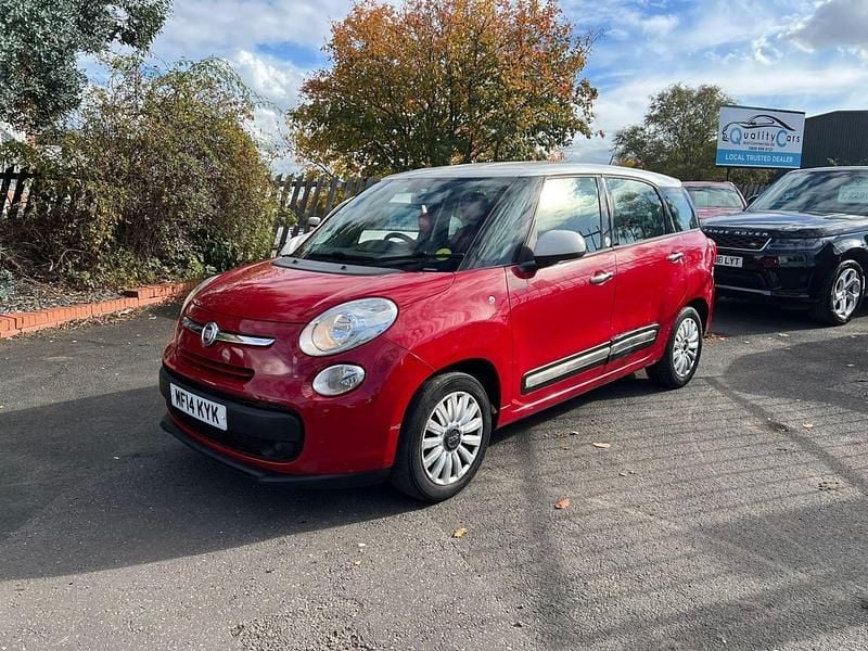 White/red Used 2014 Fiat 500L Pop Star MPV | £1,895 (Good price) - Image 1/4