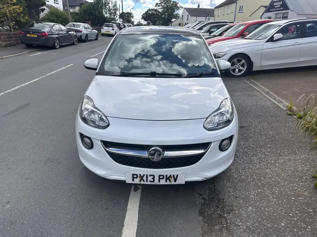 Used Vauxhall Adam Glam 70 HP (51 kW) 2013 White Hatchback