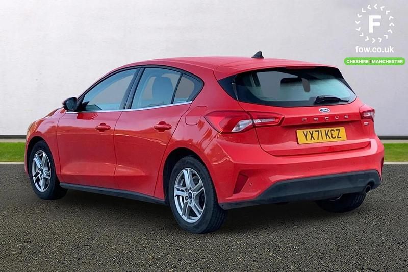 Used Ford Focus Zetec 125 HP (91 kW) 2021 Red Hatchback