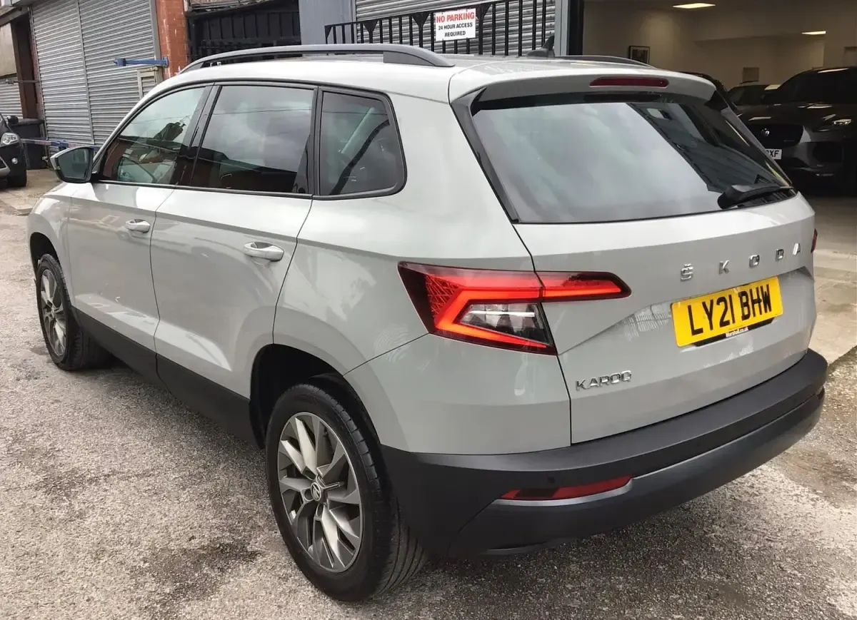 Used Skoda Karoq SE Drive 150 HP (110 kW) 2021 Grey SUV
