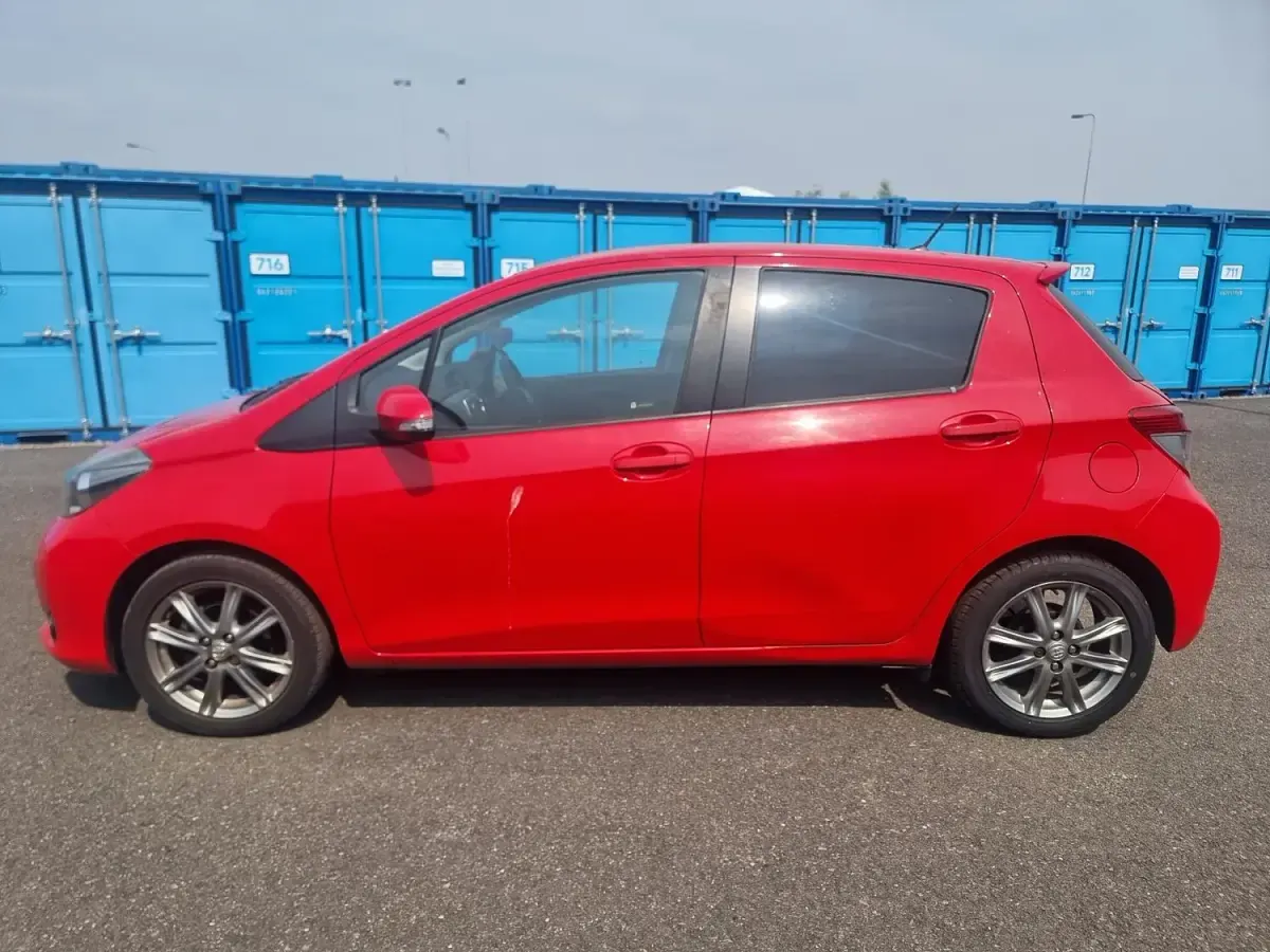 Used Toyota Yaris SR 2012 Red Hatchback