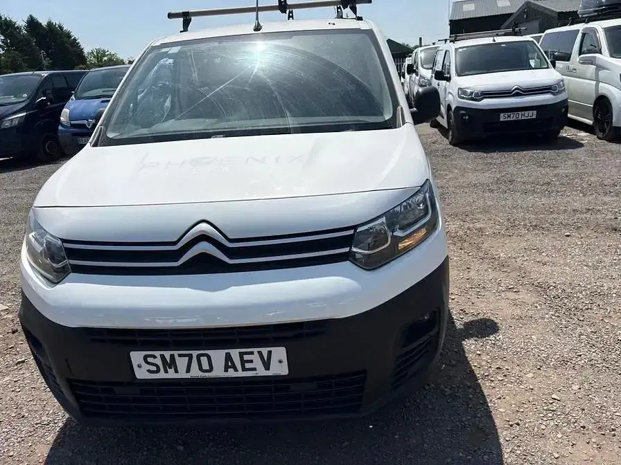 Used Citroën Berlingo Start 75 HP (55 kW) 2020 White MPV