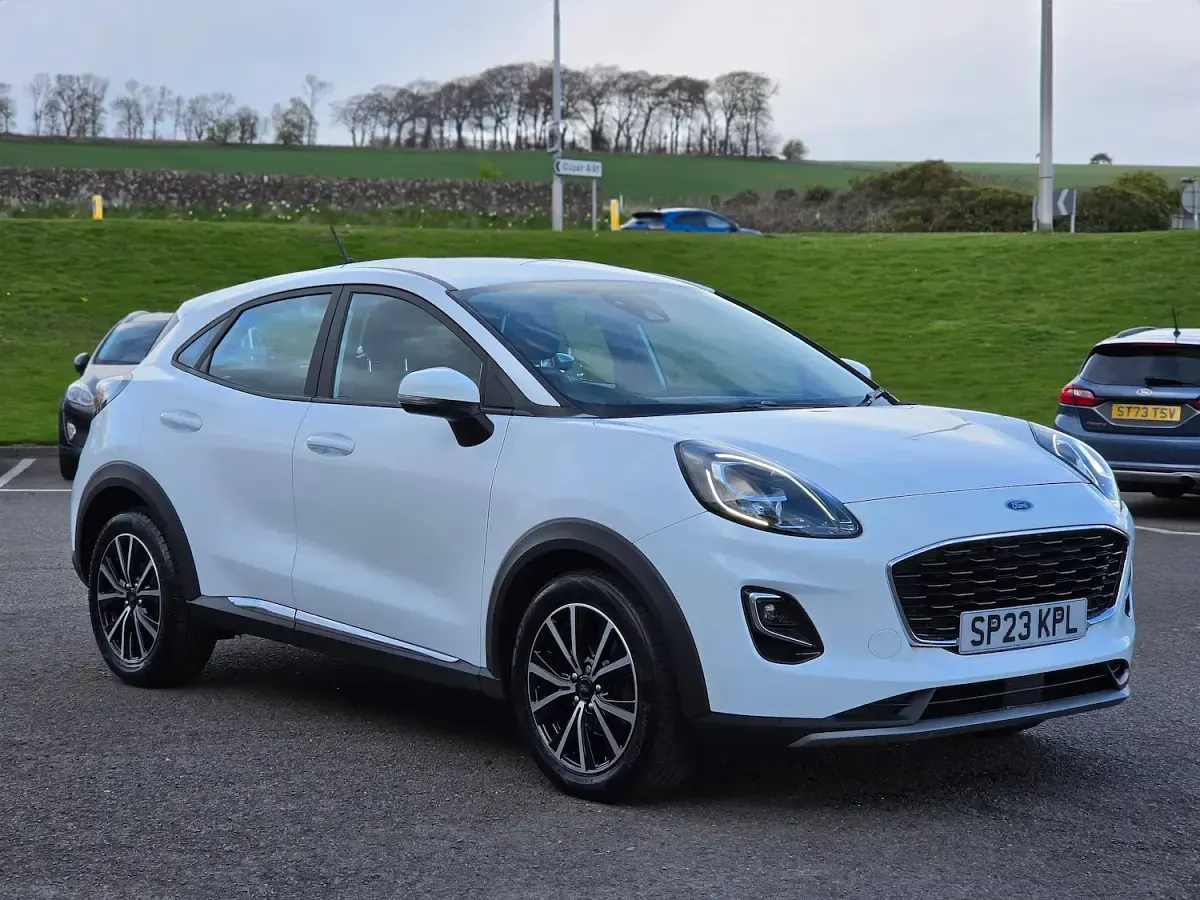 Used Ford Puma Titanium 125 HP (91 kW) 2023 Frozen white SUV