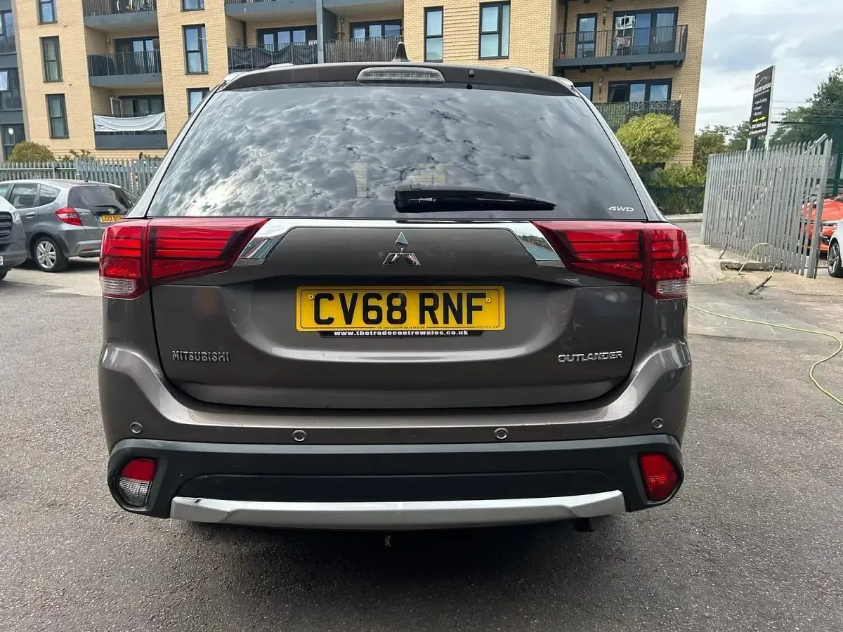 Used Mitsubishi Outlander 147 HP (108 kW) 2018 Brown SUV