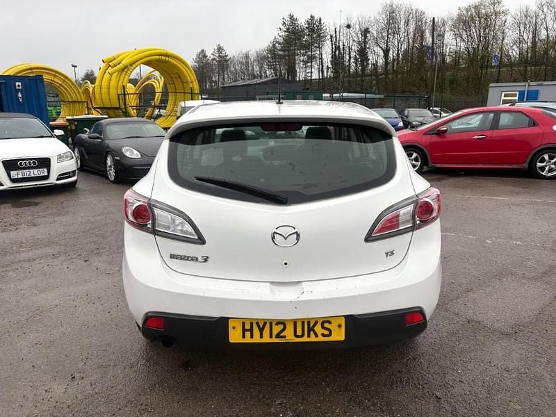 Used Mazda 3 115 HP (84 kW) 2012 White Hatchback