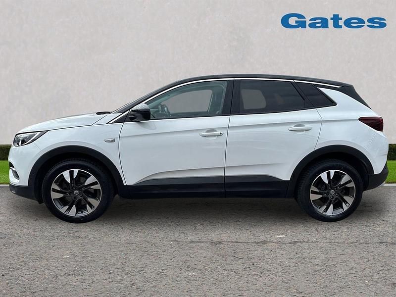 Used Vauxhall Grandland X SRi 2019 White SUV