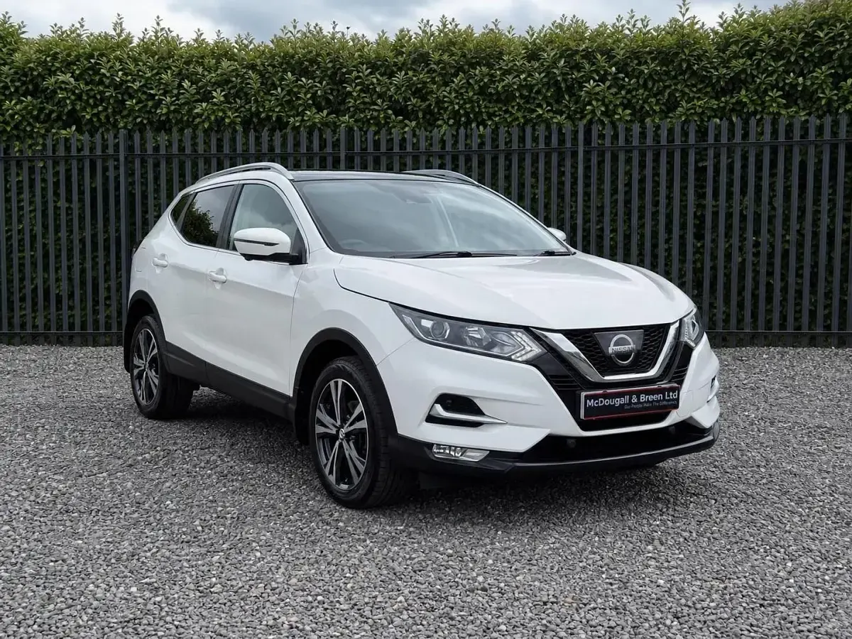 Used Nissan Qashqai N-Connecta 110 HP (80 kW) 2017 White SUV