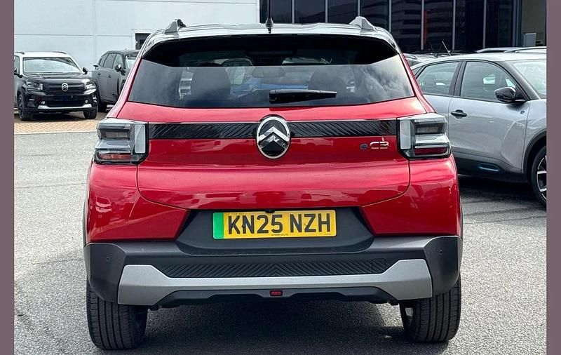 Used Citroën e-C3 83 kW (113 HP) 2025 Red Hatchback