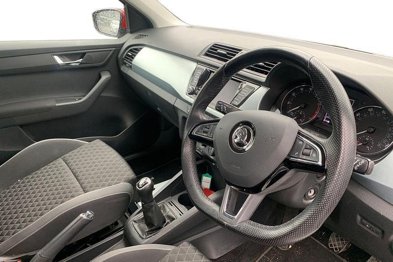 Used Skoda Fabia 2017 White Hatchback