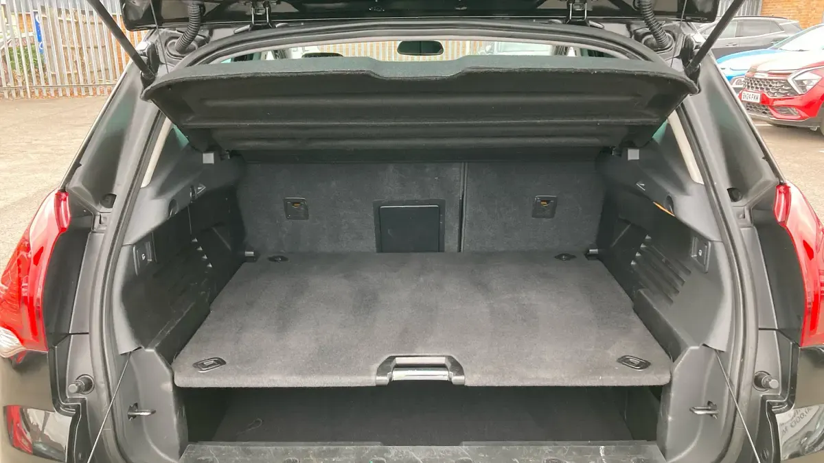 Used Peugeot 3008 Allure 120 HP (88 kW) 2016 Black Estate