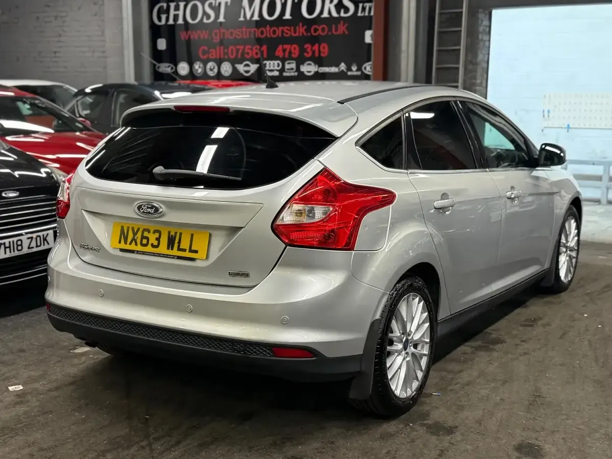 Used Ford Focus Zetec 125 HP (91 kW) 2013 Silver Hatchback