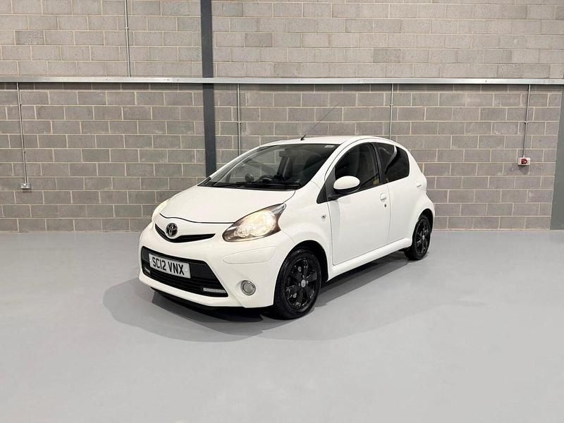 Used Toyota Aygo 2012 White Hatchback