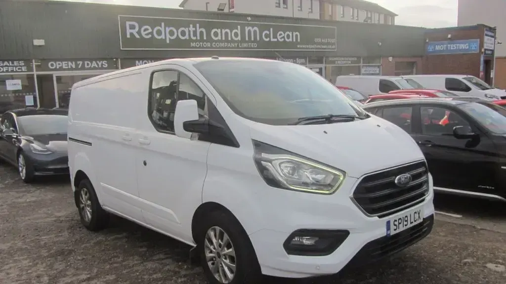 Used Ford Transit Custom Limited 170 HP (125 kW) 2019 White Van