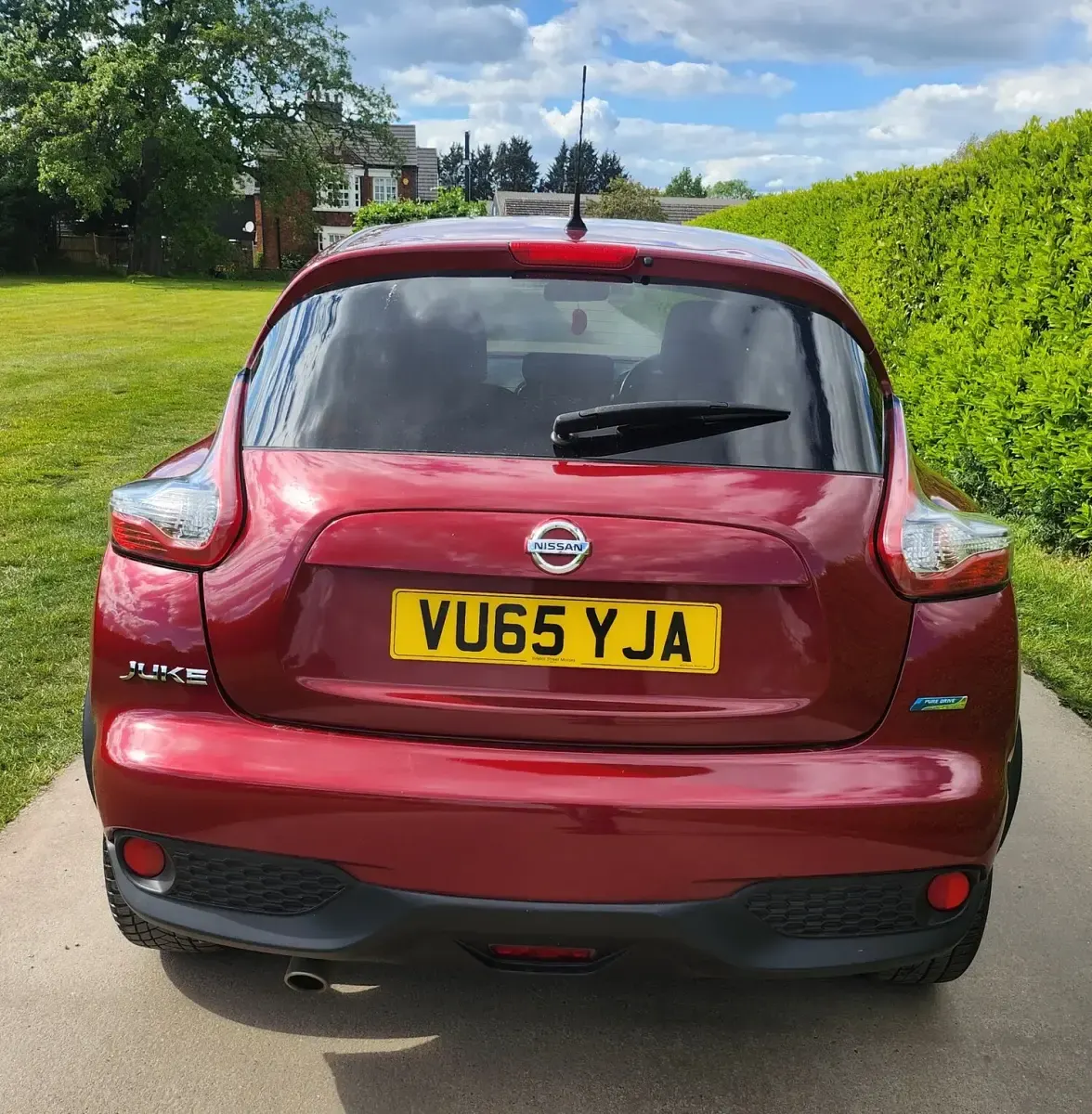 Used Nissan Juke Acenta Premium 110 HP (80 kW) 2015 Red SUV