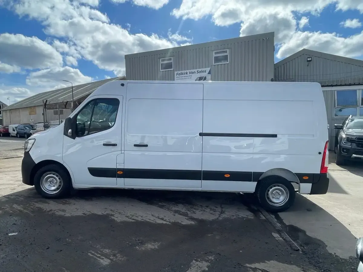 Used Renault Master 2023 White MPV