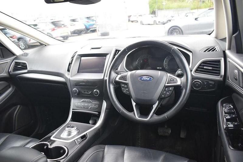 Usado Ford S-MAX Titanium 150 HP (110 kW) 2022 Prateado Monovolume