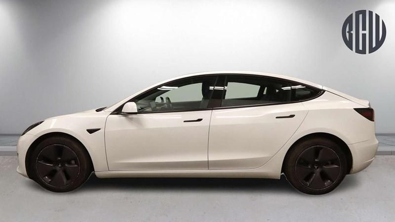 Used Tesla Model 3 Standard Range 366 kW (498 HP) 2022 White Sedan