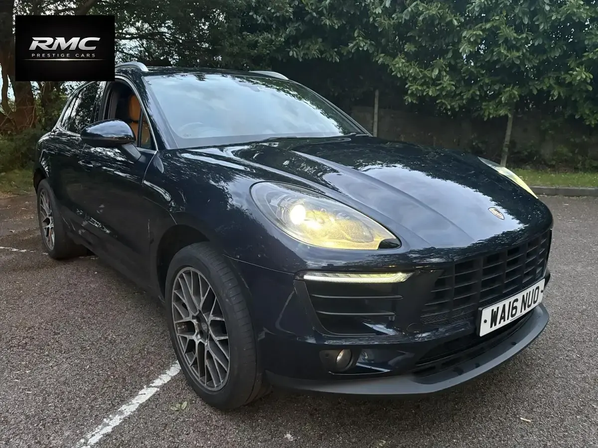 Used Porsche Macan 249 HP (183 kW) 2016 Blue SUV
