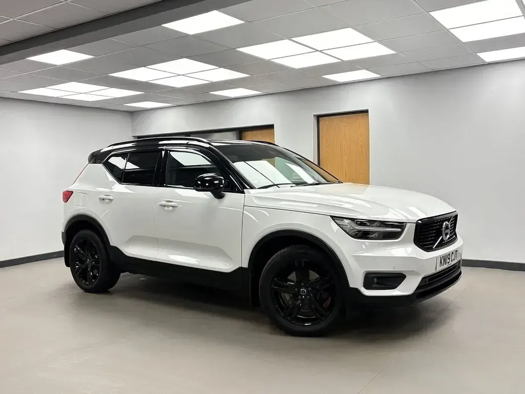 Used Volvo XC40 R-Design 2019 White SUV