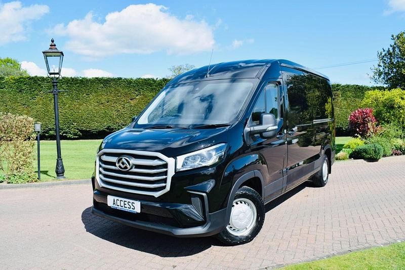 Używany Maxus V90 161 KM (118 kW) 2023 Czarny Van