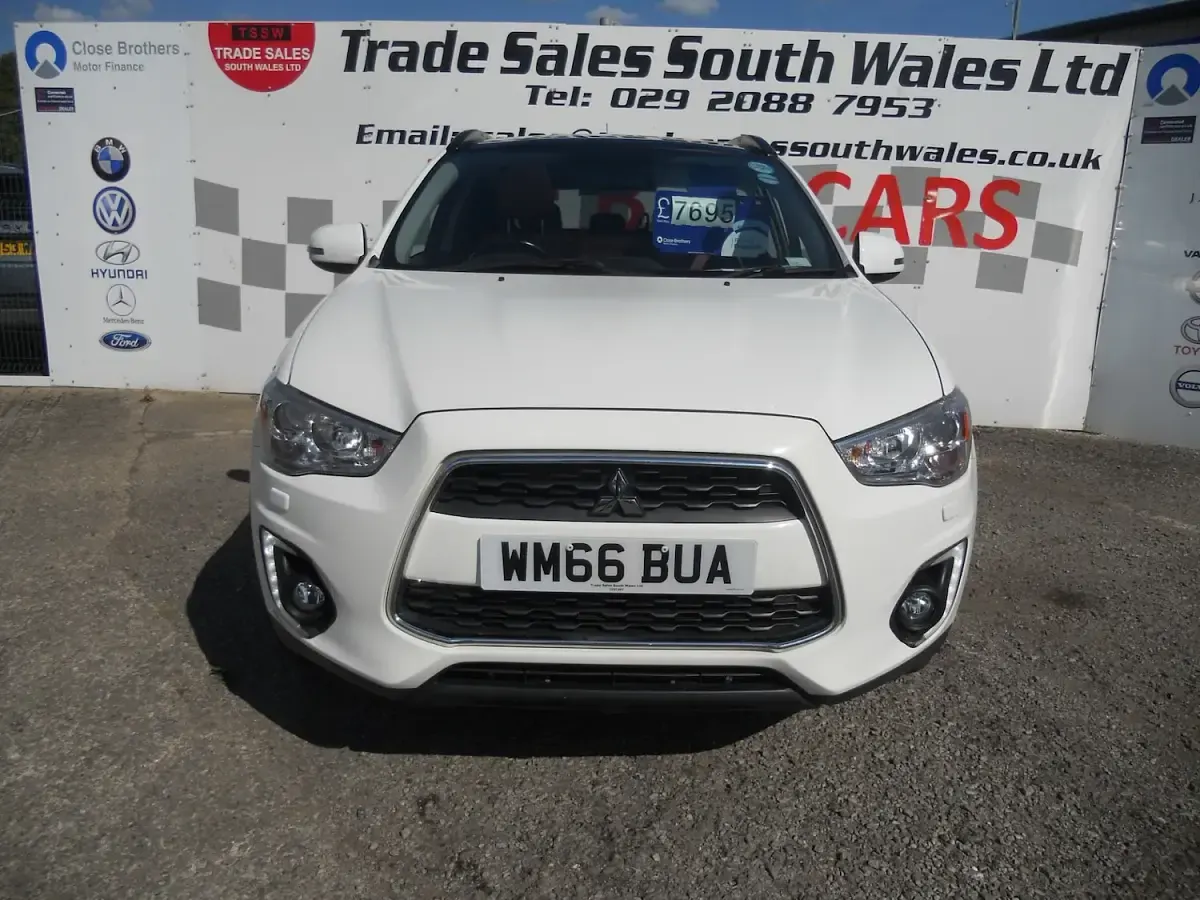 Used Mitsubishi ASX 114 HP (83 kW) 2016 White SUV