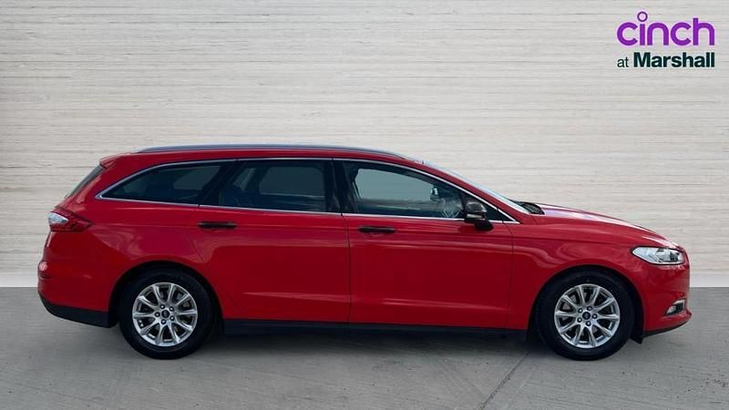 Used Ford Mondeo Zetec 120 HP (88 kW) 2016 Red Estate