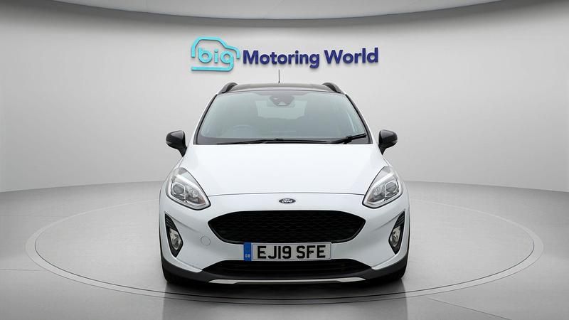 Used Ford Fiesta Active 125 HP (91 kW) 2019 White Hatchback